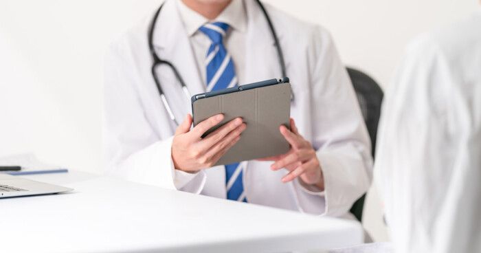 40代以降の女性が頬の脂肪吸引で注意すべき点