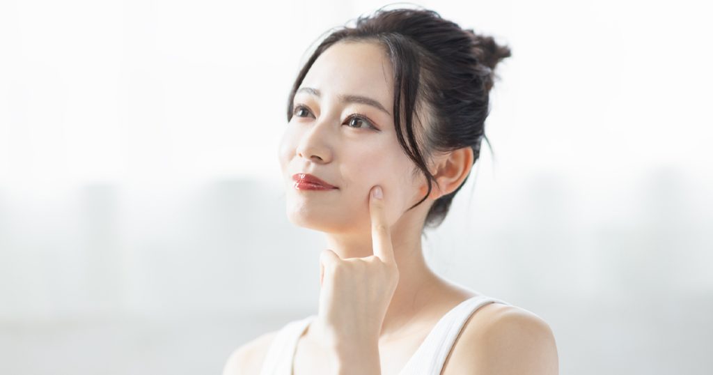 1週間で小顔になれる方法はある？顔やせトレーニングをご紹介