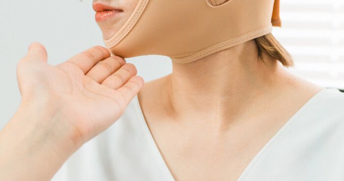 脂肪吸引後のフェイスバンドはなぜ必要？
