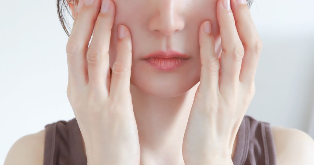 顔の脂肪吸引はやめた方が良いと言われている理由