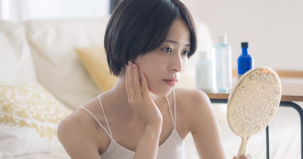 顔の脂肪吸引による拘縮はいつまでつづくのか