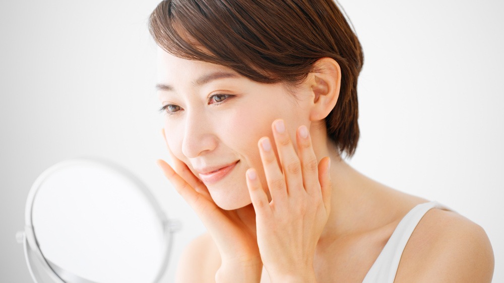 「顔がでかい」の悩みは原因に合ったケアで理想のラインに近づける