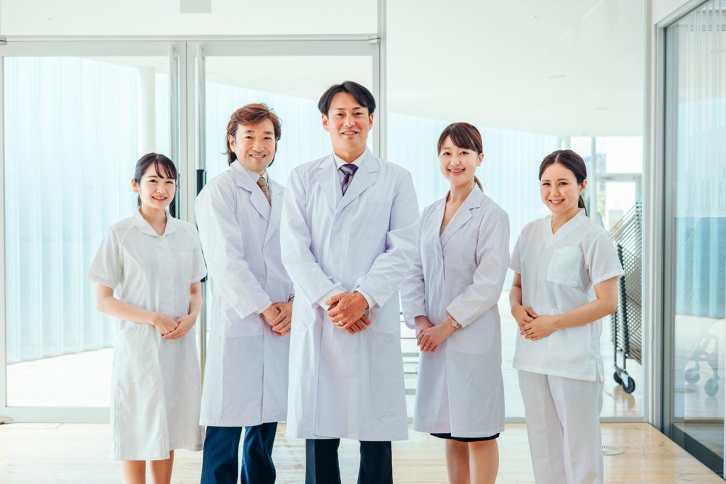 笑った時の頬の肉をなくしたい方は、ぜひお気軽に当院へご相談ください