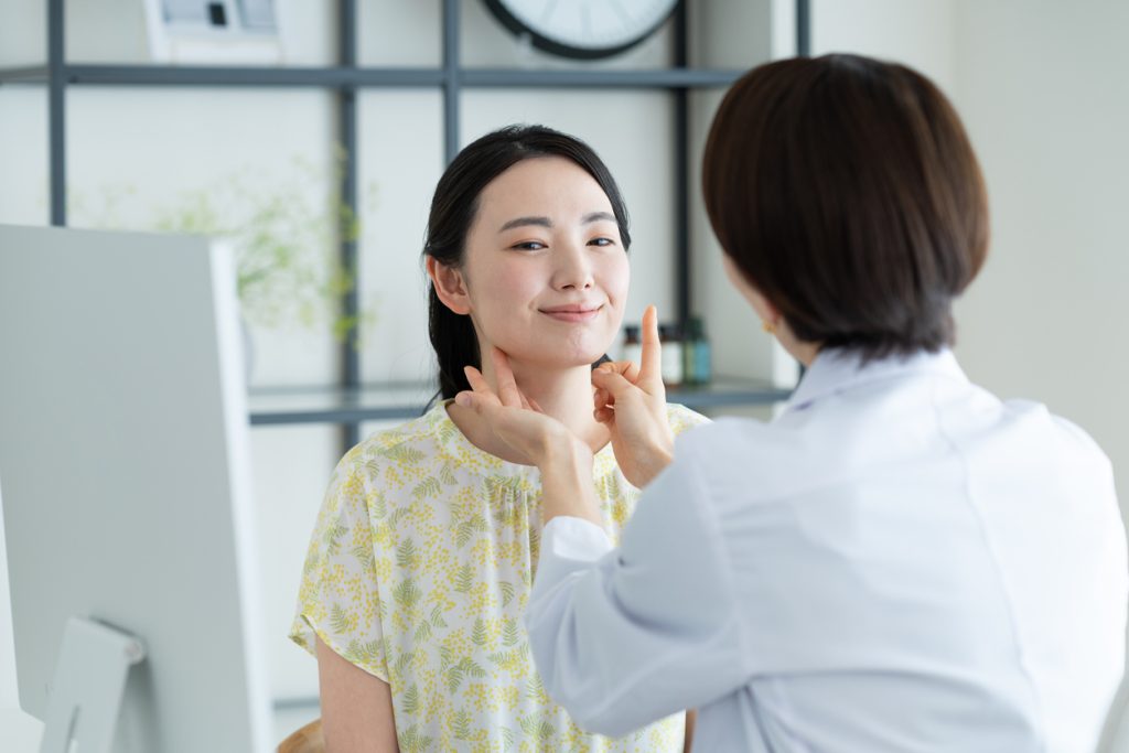ひどいエラ張りの悩みは、まず医師への相談から始めてみましょう