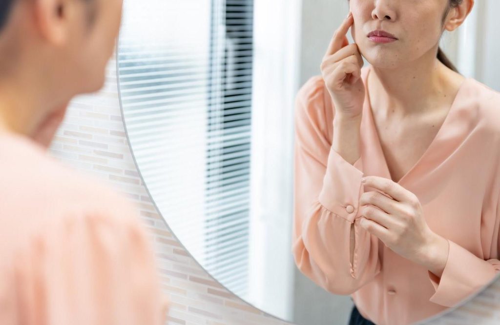 ブルドッグ顔になりやすい習慣を見直し、理想のフェイスラインへ