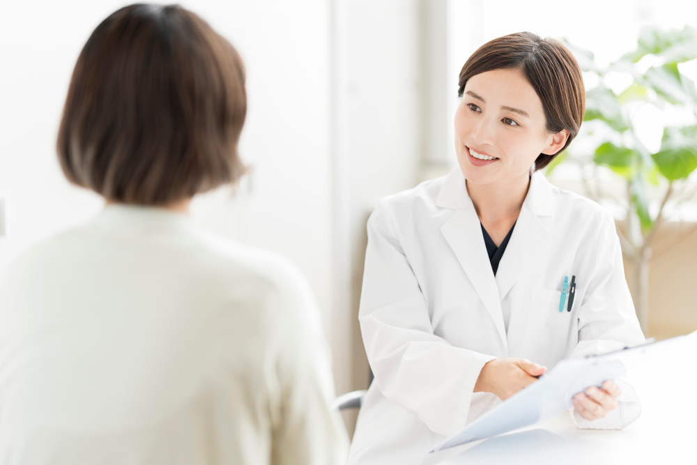 30代女性の老け顔悩みに働きかける美容医療