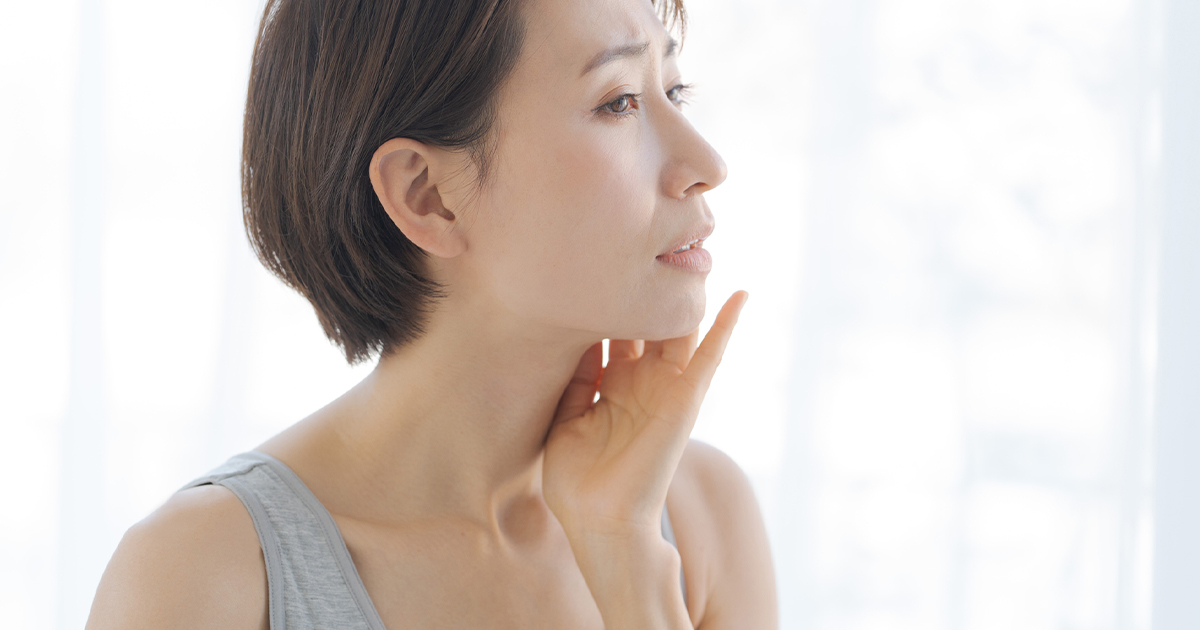 顔のたるみの主な原因について説明