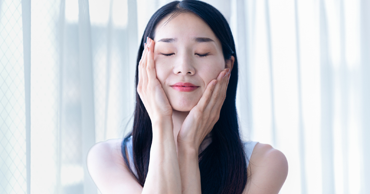 顔のたるみを改善する方法